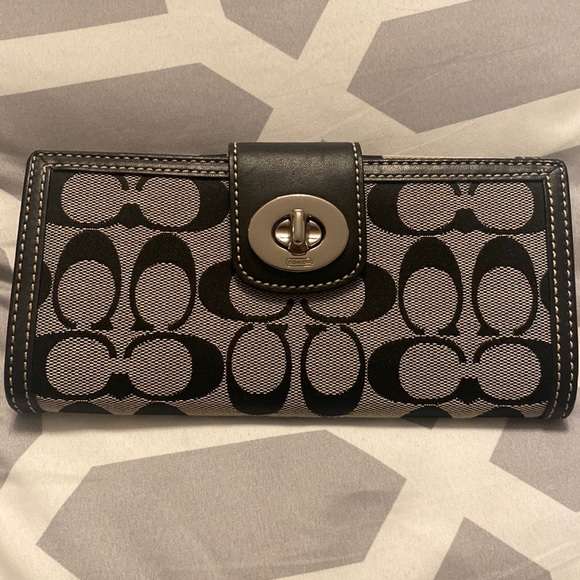 Brand new coach wallet - Picture 1 of 4